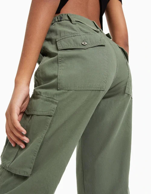 Zara - Cargohose mit Taschen für Frauen