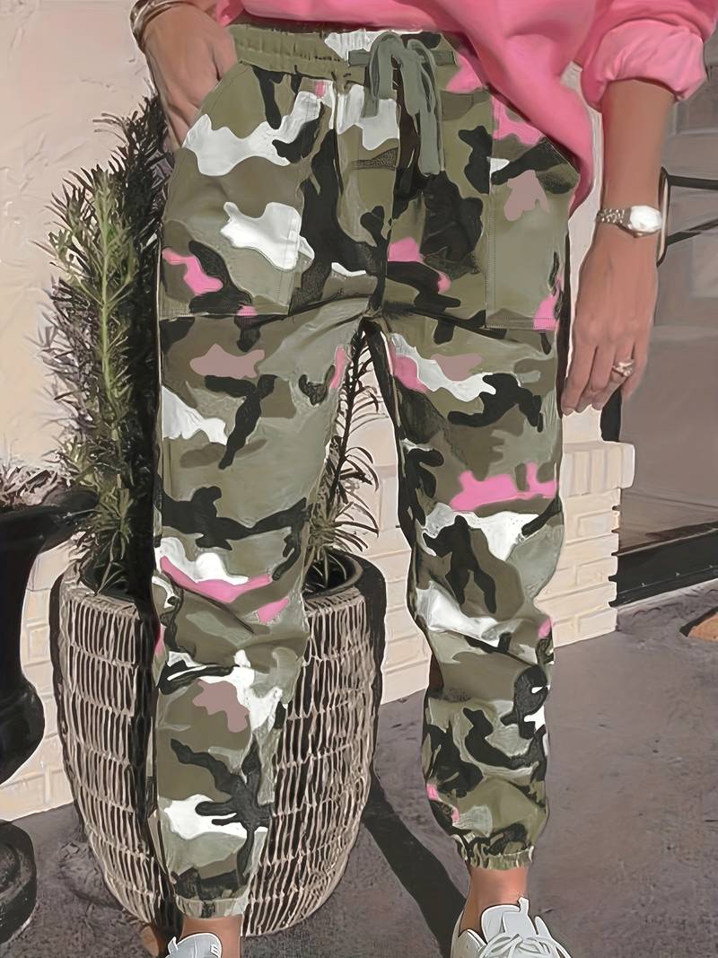 Zara - Cargohose mit Camouflage-Muster und Kordelzug