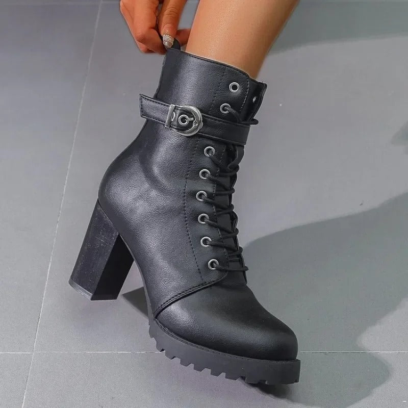 Zoey | Chunky Heeled Boots mit Reißverschluss, Schnürung und Schnalle