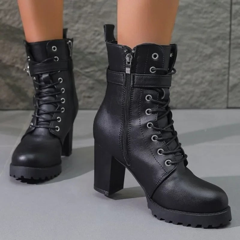 Zoey | Chunky Heeled Boots mit Reißverschluss, Schnürung und Schnalle